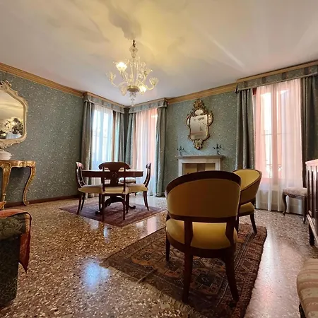 Palazzetto San Lio, Rialto * Benátky