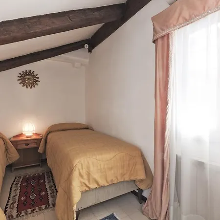 Palazzetto San Lio, Rialto * Benátky