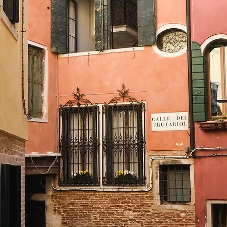 Palazzetto San Lio, Rialto Apartmán *