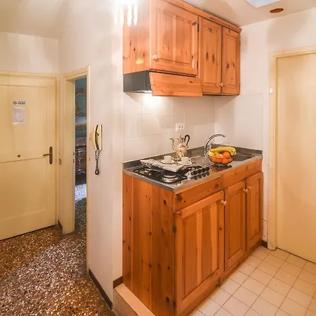Palazzetto San Lio, Rialto * Benátky
