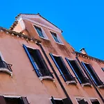 Palazzetto San Lio, Rialto *