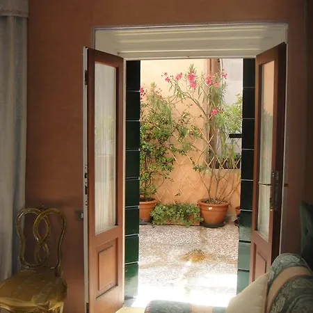 Palazzetto San Lio, Rialto * Venise